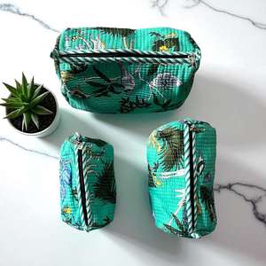 Juego de 3 bolsas de cosméticos acolchadas, hechas a mano con estampado de bloques, bolsas de maquillaje, organizador de artículos de aseo para viaje, regalo para ella - Product Image 1