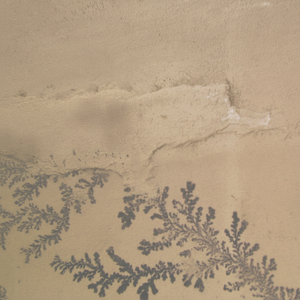 แผ่นหินทรายดำชิตตอร์คุณภาพสูง ผิวขัดเงา แผ่นใหญ่ ดีไซน์ทันสมัย รับประกัน 5 ปีขึ้นไป ใช้งานได้หลากหลาย - Product Image 1