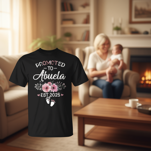 T-shirt con stampa Promoted To Abuela Est 2025 - Product Image 3