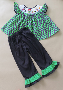 Conjunto de Halloween para Niños Pequeños, Diseño de Bruja, Verde y Morado con Puntos, Bordado a Mano - Product Image 5