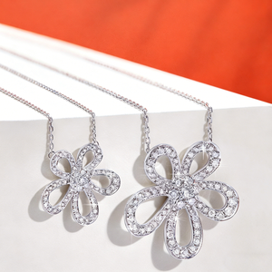 Collier personnalisé SGARIT en or 18 carats avec diamant de laboratoire, collier ras-de-cou fleur, bijou tendance et élégant pour femmes. - Product Image 2