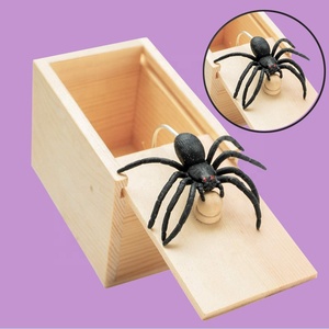 Nouveauté 2023 : Boîte à Farces en Bois avec Araignée Cachée – Qualité Supérieure – Jouet Amusant et Original pour Blagues et Cadeaux - Product Image 3