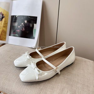 รองเท้าโลฟเฟอร์หนังคุณภาพสูงทำด้วยมือรองเท้าส้นเตี้ยทรงสี่เหลี่ยมสำหรับผู้หญิง Mary Jane มีโลโก้ตามสั่ง - Product Image 3