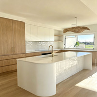 KOJOON Villa - Armoires de cuisine en bois au design moderne personnalisé, taille personnalisable, finition brillante, armoires de cuisine modulaires avec îlots