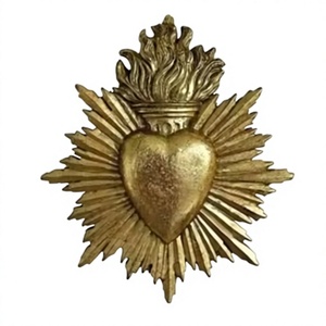 Decoración de Pared Metálica con Sagrado Corazón Dorado, Diseño de Rayos de Sol, Adorno Religioso para Altar, Hogar u Oficina - Product Image 1