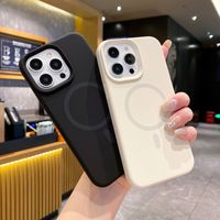 Coque de protection pour téléphone portable en silicone liquide, peinte par pulvérisation, avec forte aspiration magnétique, couleur unie, pour 15 Pro Max