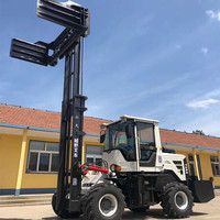 Montacargas Articulado Todoterreno de 4 Toneladas, Cumple con la Norma EPA EA, Tracción en las Cuatro Ruedas, Batería de Plomo-Ácido, Neumáticos Sólidos, Mástil de 3 Etapas, Pequeño