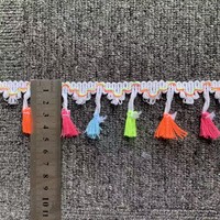 Frange à pampilles en polyester luxueuse, raffinée, confortable et durable à faible MOQ pour la décoration de rideaux, de coussins et de chemins de table