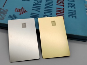 Gravierte Edelstahl-NFC-Metallkarte Individuelle NFC-Metall-ID-Karte Blanko Schwarze NFC-Metall-Aluminium-Geschäftsmitgliedskarten Mit Chip - Product Image 4
