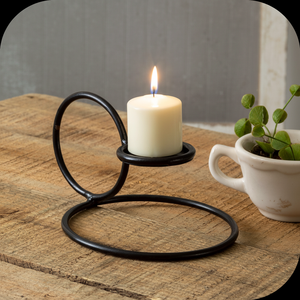 Meilleures ventes : Bougeoir traditionnel artisanal en métal avec finition lisse, idéal pour la décoration festive et religieuse, provenant d'Inde - Product Image 1