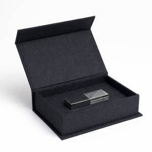 Caja Rígida para Fotos de Lino Ecológico Premium, Empaque USB Personalizado, Caja Negra con Logotipo, Estampado en Relieve Hecho a Mano, Papel Magnético - Product Image 1