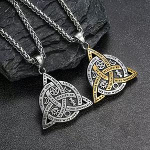 Yunnique – collier avec pendentif Triangle rétro en acier inoxydable pour hommes, design géométrique, chaîne de bijoux, accessoire pour pull - Product Image 3