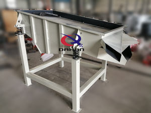 Écran vibrant linéaire multicouche avec moteur 0,37 kW*2 et capacité de 50 kg à 500 kg/h pour la séparation des granulés chimiques et plastiques - Product Image 4