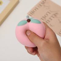 Coussin anti-stress en forme de pêche rose, doux et parfumé, à remontée lente, jouet sensoriel réaliste en forme de fruit, vente en gros