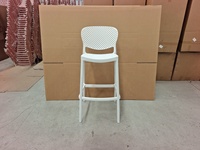 Chaise de bar haute en plastique moderne en polypropylène pour terrasse et café
