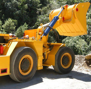 CE Certified 2CBM Load Haul Dump Pertambangan Bawah Tanah Scoop RL-2 LHD Loader Bawah Tanah - Product Image 3