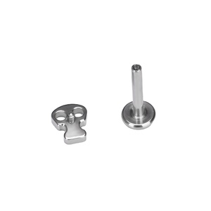 Gioielli per Piercing in Titanio ASTM F136 con Filettatura Interna a Forma di Teschio 16G 8mm Punk per Helix Labbra Orecchie - Product Image 3