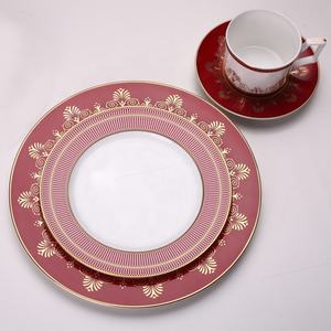 Оптовая продажа Роскошная королевская красная керамическая посуда набор тарелок для свадьбы и использования в ресторане - Product Image 5