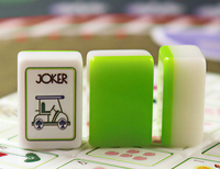 Tuiles de Mahjong Américain Personnalisées sur le Thème du Golf avec Drapeau de Sac de Golf et Chariot Imprimés, Jeu de Mahjong Western OEM ODM pour Cadeau et Fête