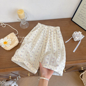 Pantalon décontracté à jambe droite, style occidental, à fleurs, coupe courte, nouveau style d'été pour bébés filles - Product Image 1