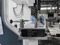 Presse plieuse hydraulique CNC 600T 6000 mm 8+1 axes synchronisés pour le pliage de tôles