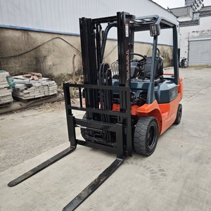 Chariot élévateur Toyota d'occasion 2,5 tonnes avec boîte de vitesses à déplacement latéral, composant essentiel, poids 4200 kg, machine pour inspection par rapport et vidéo - Product Image 2
