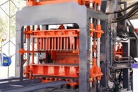 Machine automatique de fabrication de pavés en béton QT5 15, ligne de production de briques en ciment hydraulique, électrique industrielle