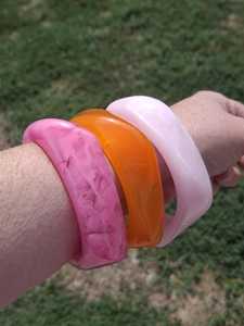 กำไลเรซินอะคริลิคหลากสีสำหรับเด็กผู้หญิงเครื่องประดับแฟชั่นทำมือน้ำหนักเบาสำหรับสวมใส่ทุกวันหรืองานกิจกรรมพิเศษ - Product Image 5