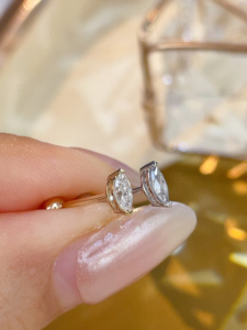 Xinfly 18K Gold 0.26ct Natural Marquise Cut Diamond Screw <b>Back</b> Stud <b>Earrings</b> - Product Image 4