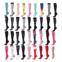 Chaussettes de compression à faible MOQ en stock, 200 modèles, emballage personnalisé OEM, logo de marque privée, chaussettes de compression hautes pour grossistes