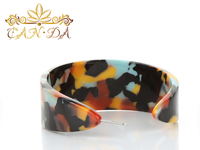 2023 Model Terbaru Fashion Desain Wanita Selulosa Asetat Bulan Bentuk Stud Earrings Girls Fashion Acetate Earrings