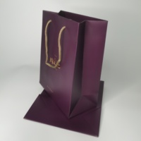 Emballage de parfum et de bougies en carton imprimé sur mesure, ruban, poignée en corde de coton, style moderne et luxueux pour Noël