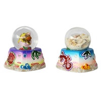 Base en résine à collectionner personnalisée boule de cristal globes de sable de sable et de coquillage globe d'eau globe de cristal