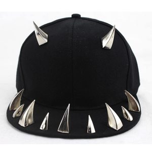 Fuchs Unisex Punk Rock Spike Gorra con tachuelas Goth Rivet Hip Hop Béisbol Sombrero de ala plana Negro - Product Image 3