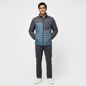 Veste en laine matelassée pour homme avec capuche, rembourrée, coupe-vent, fermeture à glissière et logo pour l'hiver-style High Street - Product Image 1