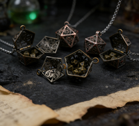 Collier de dés D20 vintage en métal, pendentif polyédrique de qualité supérieure, finition antique, bijoux RPG de table en gros pour les joueurs de D&D