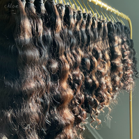 Lots de Cheveux Humains Bruts Bouclés en Gros – Cheveux Indiens Bruts Alignés dans le Sens de la Cuticule – Cheveux Indiens Bouclés Non Traités