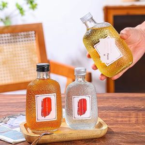 Garrafa de Vidro Vazia Pequena de 200ml para Vinho Caseiro com Padrão Glacial Verde e Tampa Rosqueada - Product Image 4