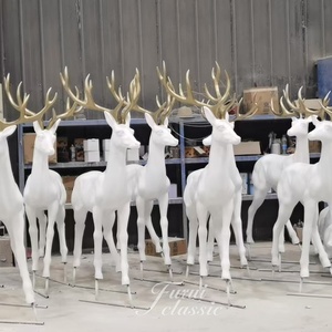Scultura di Cervo Bianco in Vetroresina Personalizzata per Esterni, Statua di Renna a Grandezza Naturale in FRP per Decorazioni Natalizie di Giardini, Parchi e Centri Commerciali - Product Image 2