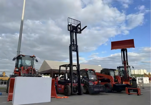 2025 <span class=keywords><strong>YM</strong></span> di alta qualità 2650kg cingolato Mini escavatore compatto importato motore motore KYB pompa idraulica ad alta efficienza - Product Image 6