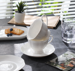 Ensemble tasse et soucoupe en porcelaine blanche personnalisé pour hôtel, restaurant, mariage, vente en gros - Product Image 1