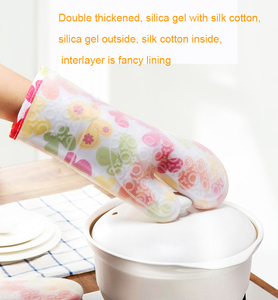 Dotted Style Heat Resistant Silicone Kitchen Gloves BBQ Oven Mitts and <strong>Pot</strong> <strong>Holders</strong> for Cooking Kitchen Essentials - Product Image 3
