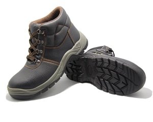 <span class=keywords><strong>Scarpe</strong></span> di sicurezza impermeabili essenziali <span class=keywords><strong>con</strong></span> punta in acciaio per indumenti da lavoro di protezione per gli operai della fabbrica - Product Image 1