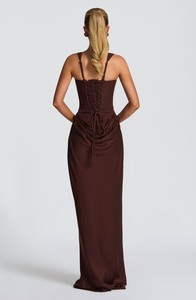 Abiti Lunghi Estivi Chic all'Ingrosso con Scollo a U, Schiena Scoperta, Stile Fishbone, Sexy Halter, Avvolgenti sui Fianchi, per Feste di Compleanno e Serate Eleganti - Product Image 6