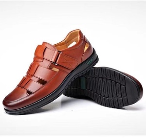 <span class=keywords><strong>Sandali</strong></span> Sportivi Estivi da Uomo Traspiranti e Comodi in Pelle PU Antiscivolo con Punta Chiusa e Chiusura Slip-On per la Spiaggia - Product Image 1