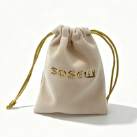 SoSew Emballage personnalisé de marque en 3D, sac cadeau à cordon personnalisé avec monogramme, sac de luxe avec étiquette en TPU, pochette en velours pour bijoux