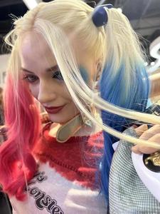 Statue de Harley Quinn grandeur nature 1:1, figurine de Margot Robbie de Suicide Squad, grande sculpture en résine pour la décoration de cinéma et de centre commercial - Product Image 6