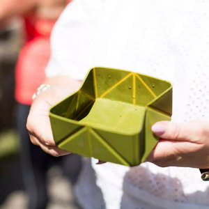 SinSky sıcak satış açık köpek kase Pet katlanır taşınabilir köpek havzası kemer kanca köpek gıda besleyiciler kase silikon katlanabilir su kasesi - Product Image 3