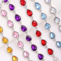 Bracelet en alliage écologique personnalisé avec cristaux en forme de goutte, plaqué or, design bordé de perles en pierre de poire, pour femmes, fournisseur en gros