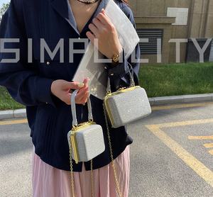 Nuovo arrivo 2024 primavera estate piccole <span class=keywords><strong>pochette</strong></span> da <span class=keywords><strong>donna</strong></span> con dimensioni più grandi e più piccole, le borse quadrate non vendono separatamente come set - Product Image 3